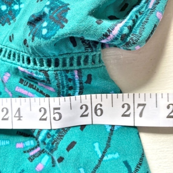 Ava‎ Viv Green & Pink Geometric Rayon Short Sleeve Boatneck Blouse - Picture 7 of 10